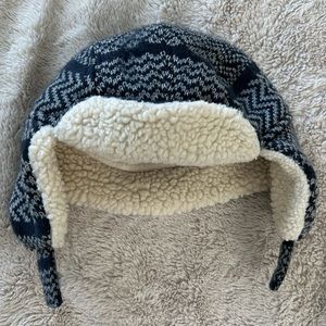 OshKosh B’Gosh fleece winter hat size 12-24 months navy/cream